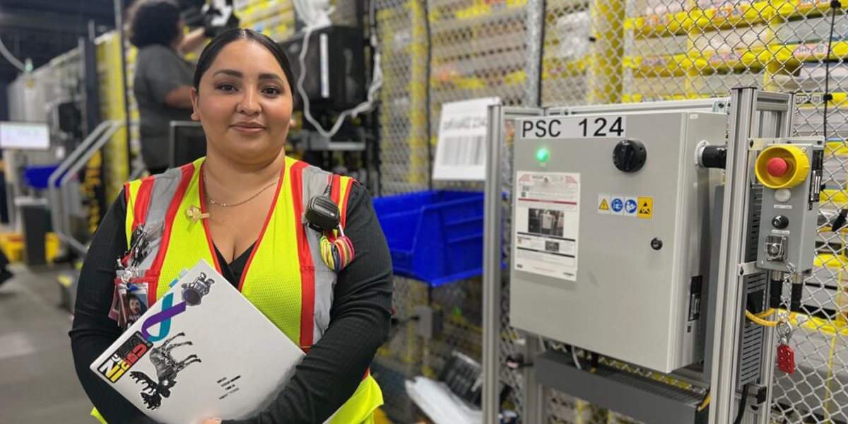 Melissa Holiday working at Amazon Warehouse in Sioux Falls SD