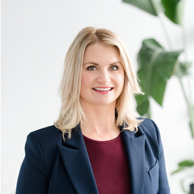 Ronna Poppens headshot